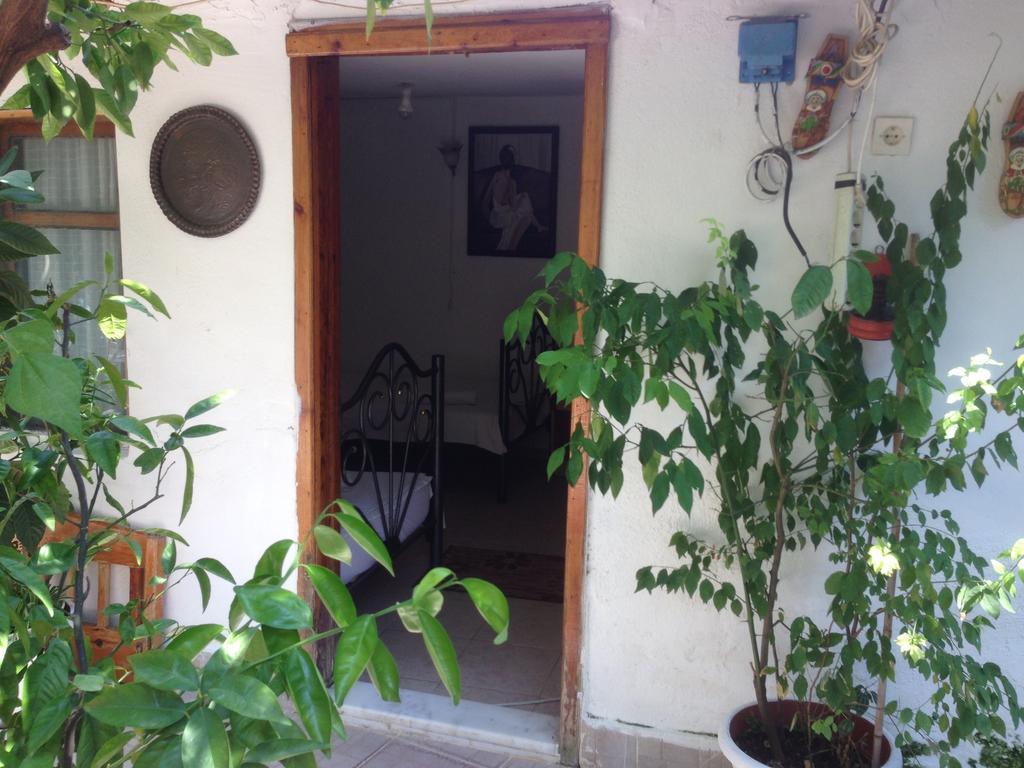 Ferah Hostel Monica'S Place Fethiye Kültér fotó