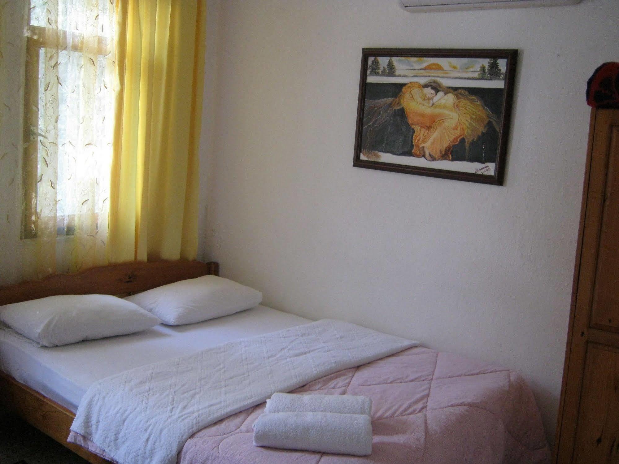 Ferah Hostel Monica'S Place Fethiye Kültér fotó