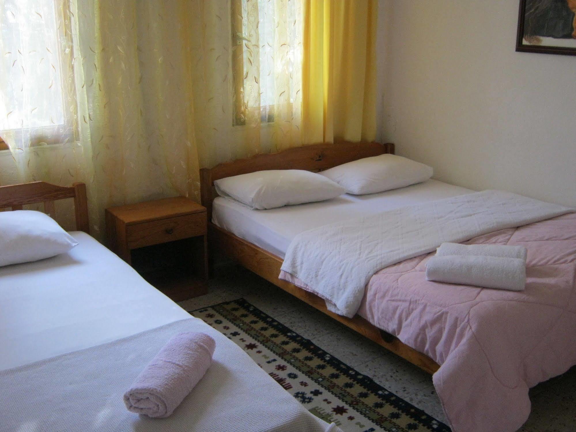 Ferah Hostel Monica'S Place Fethiye Kültér fotó