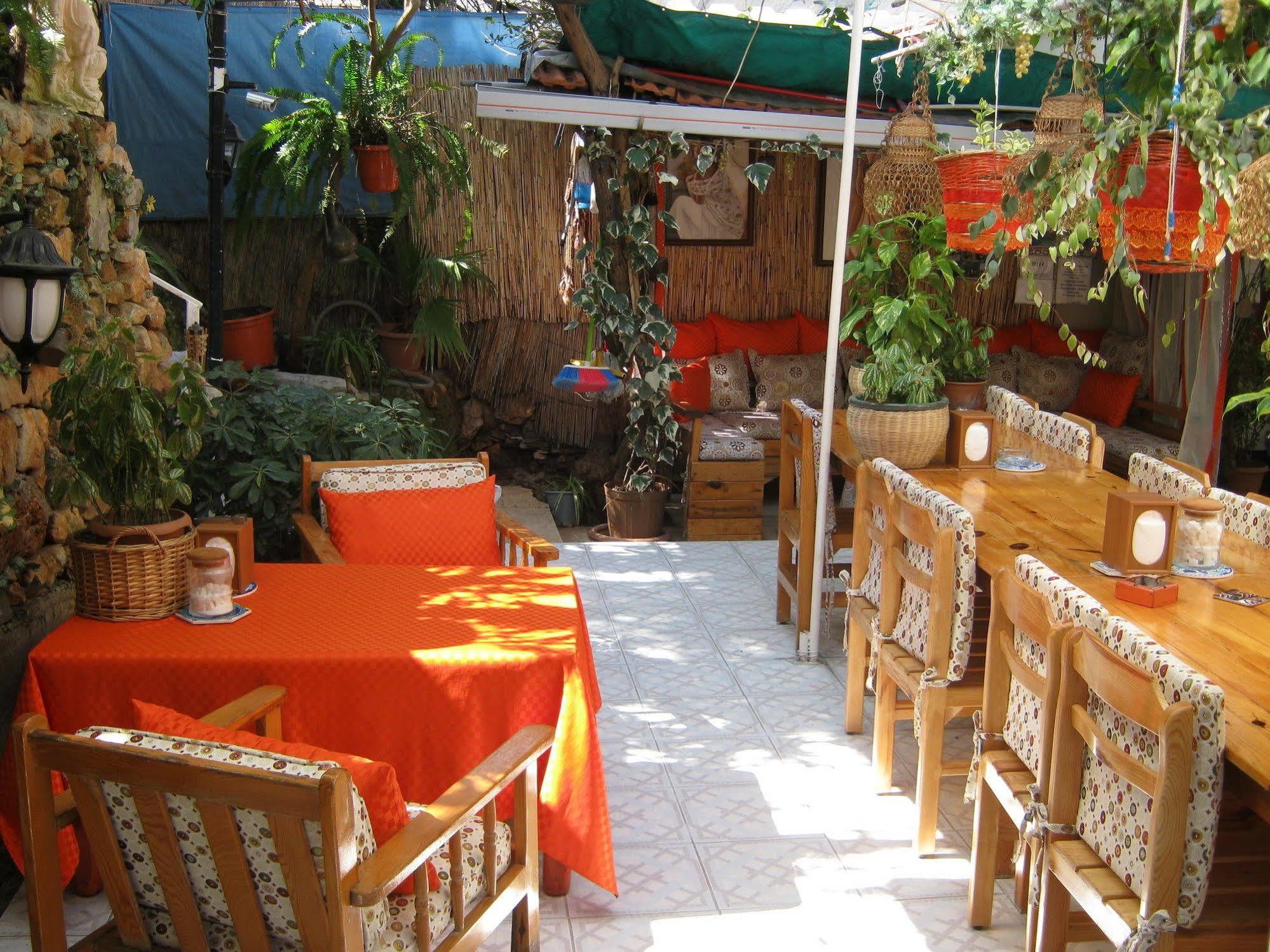 Ferah Hostel Monica'S Place Fethiye Kültér fotó