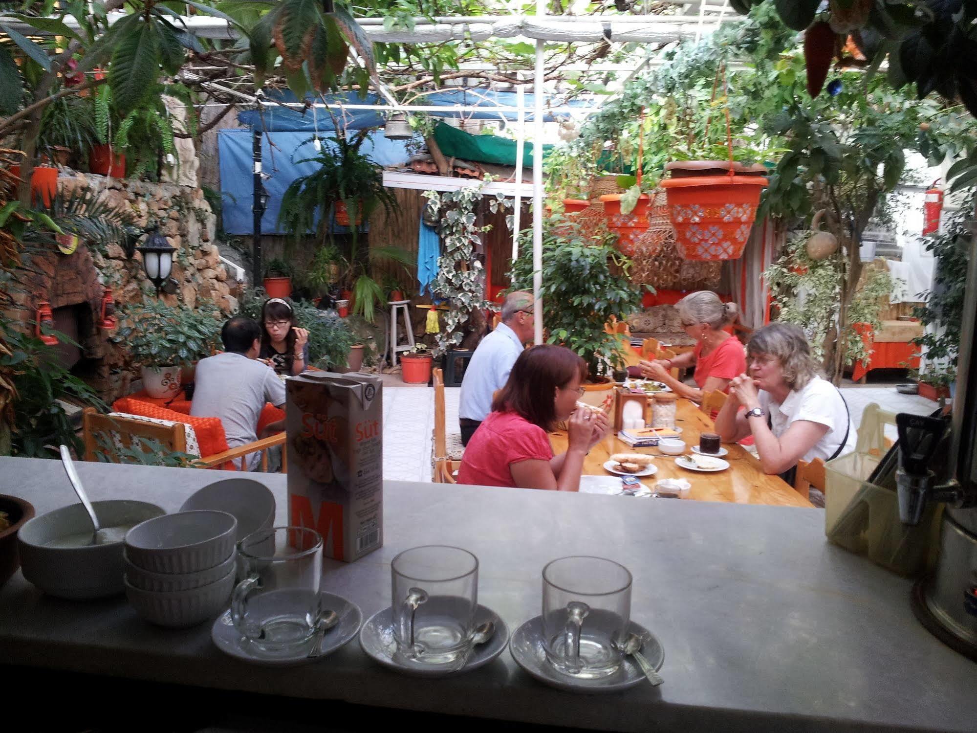 Ferah Hostel Monica'S Place Fethiye Kültér fotó